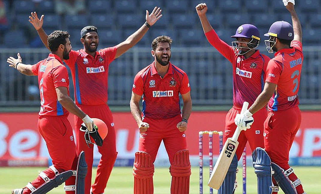 খেলা থেকে ফাইল পর্যন্ত: ক্রিকেট বাণিজ্যের যে অংশটা মানুষের চোখে পড়ে না খেলা থেকে ফাইল পর্যন্ত: ক্রিকেট বাণিজ্যের যে অংশটা মানুষের চোখে পড়ে না
