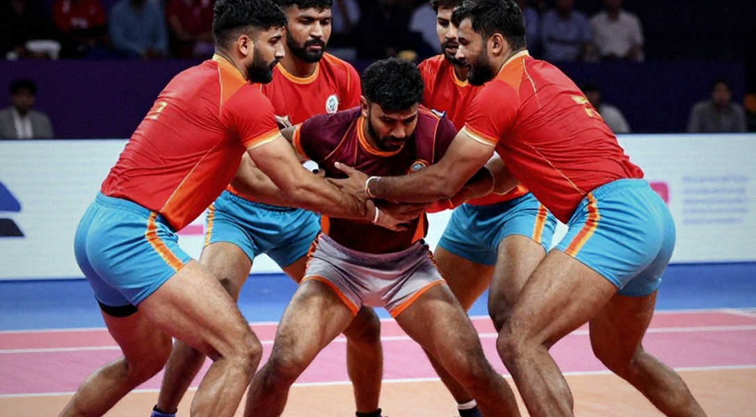 চটের ওপর ৩০ সেকেন্ড: ভারত ৪৯–২৪ জাপান, আর কাবাডির আসল প্রশ্নটা ইরান চটের ওপর ৩০ সেকেন্ড: ভারত ৪৯–২৪ জাপান, আর কাবাডির আসল প্রশ্নটা ইরান