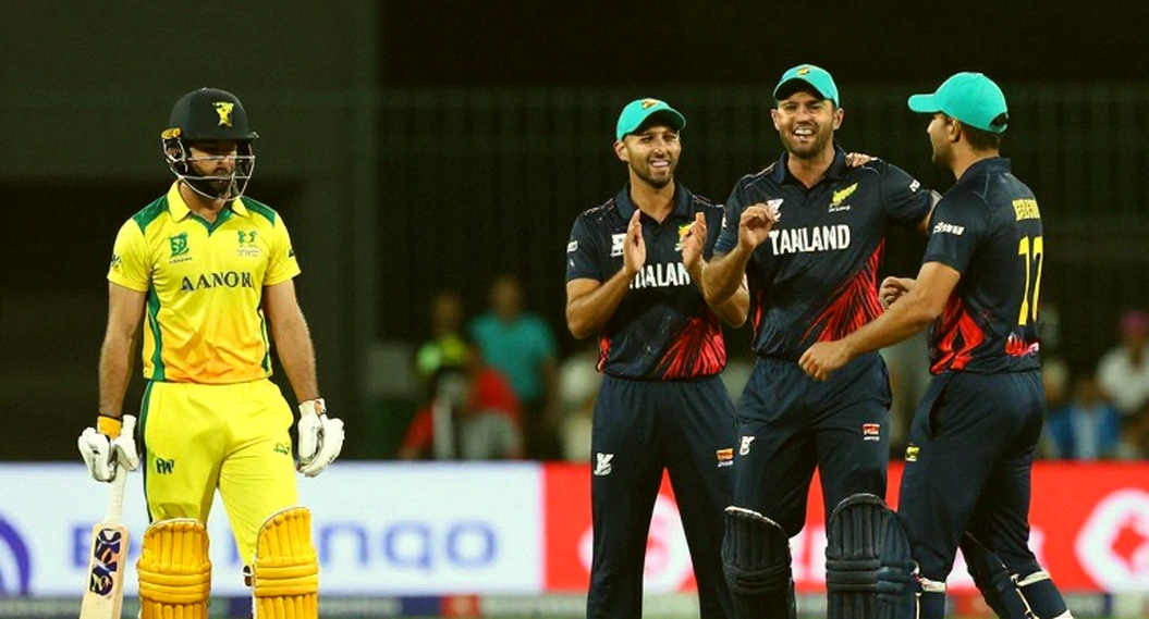 হেইন্সের বিদায়, সিক্সার্সের ফাঁকা চেয়ার: একটি প্রশাসনিক নিয়োগের ভেতরের হিসাব